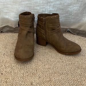Girls’ Ankle Booties with Heel size 4